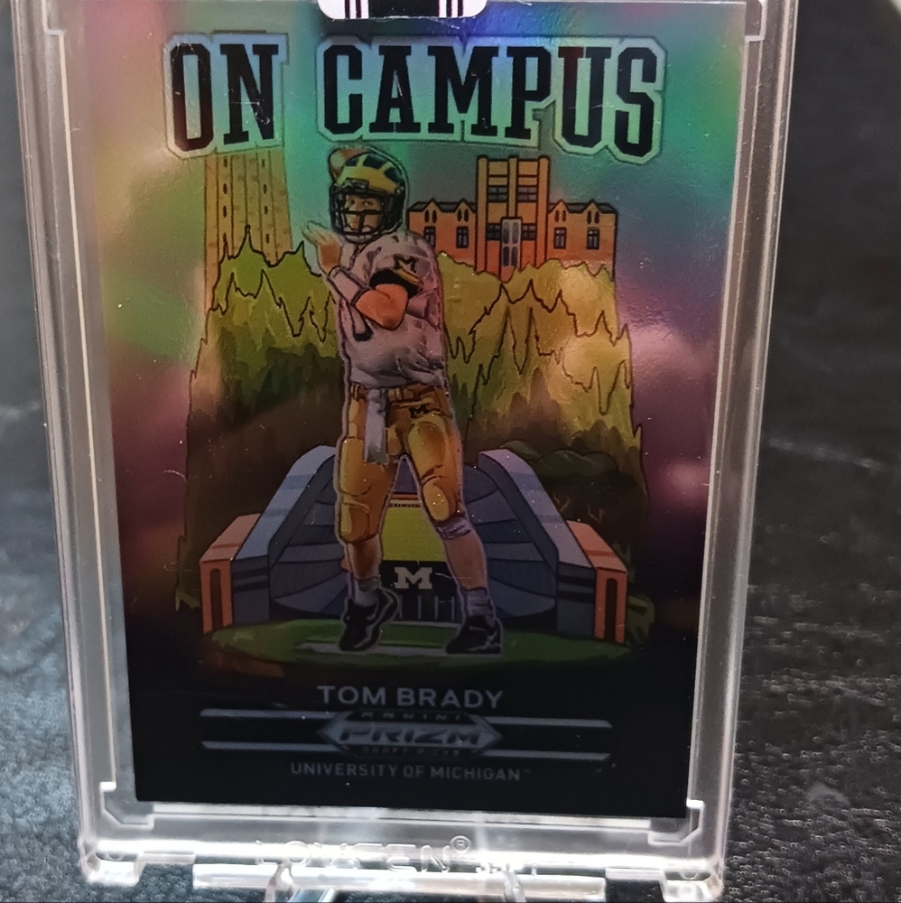 2022 Panini Prizm Tom Brady - On Campus Novelty Football Card.